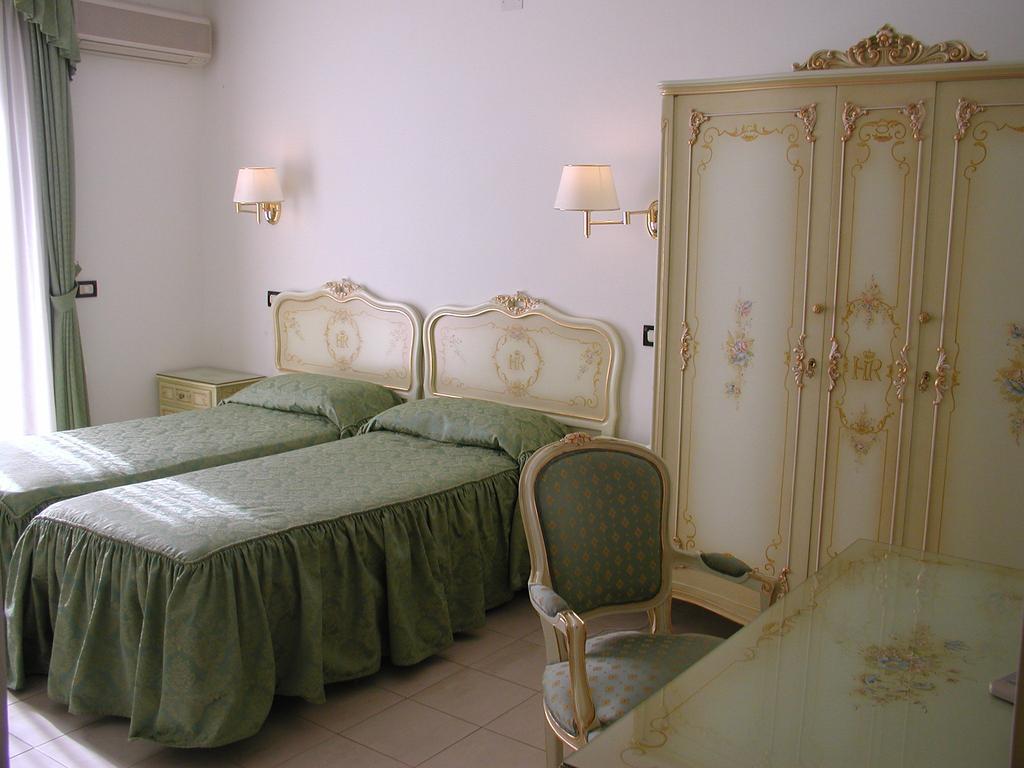 Hotel Royal Bosa Habitación foto